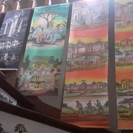 Le Karthala Chambres D'Hotes อันตานานารีโว ภายนอก รูปภาพ